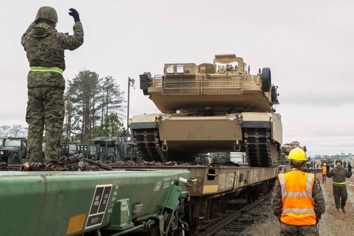 2nd Tanks, CLB-2, supporting units load rails for DFT to Fort Pickett