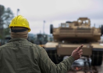 2nd Tanks, CLB-2, supporting units load rails for DFT to Fort Pickett