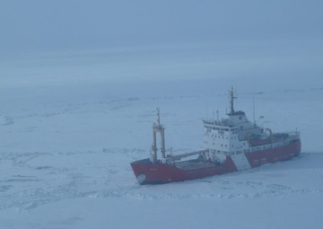 Canadian Coast Guard Ship Griffon breaks ice in Lake Erie