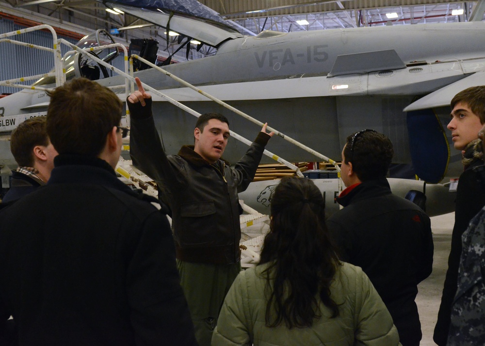 Duke Universities American Grand Strategy students tour Naval Station Norfolk