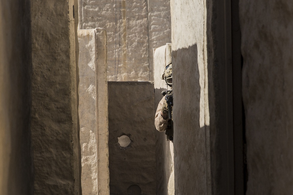 Recon Marines train for military operations in urban terrain
