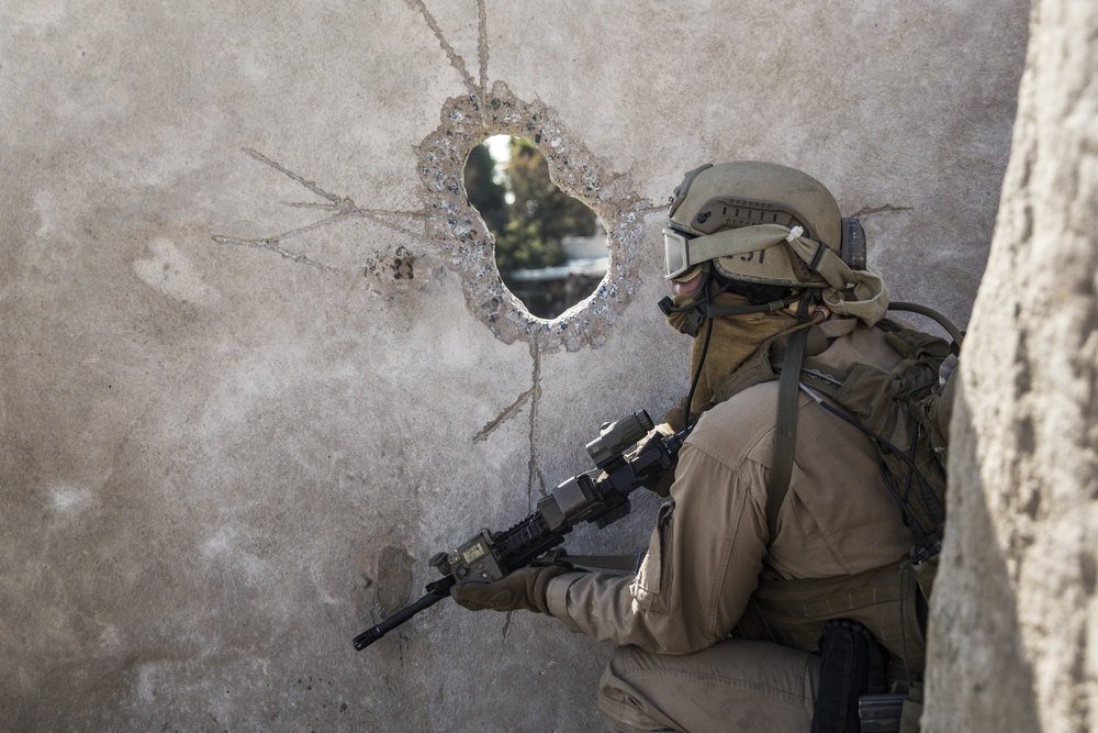 Recon Marines train for military operations in urban terrain