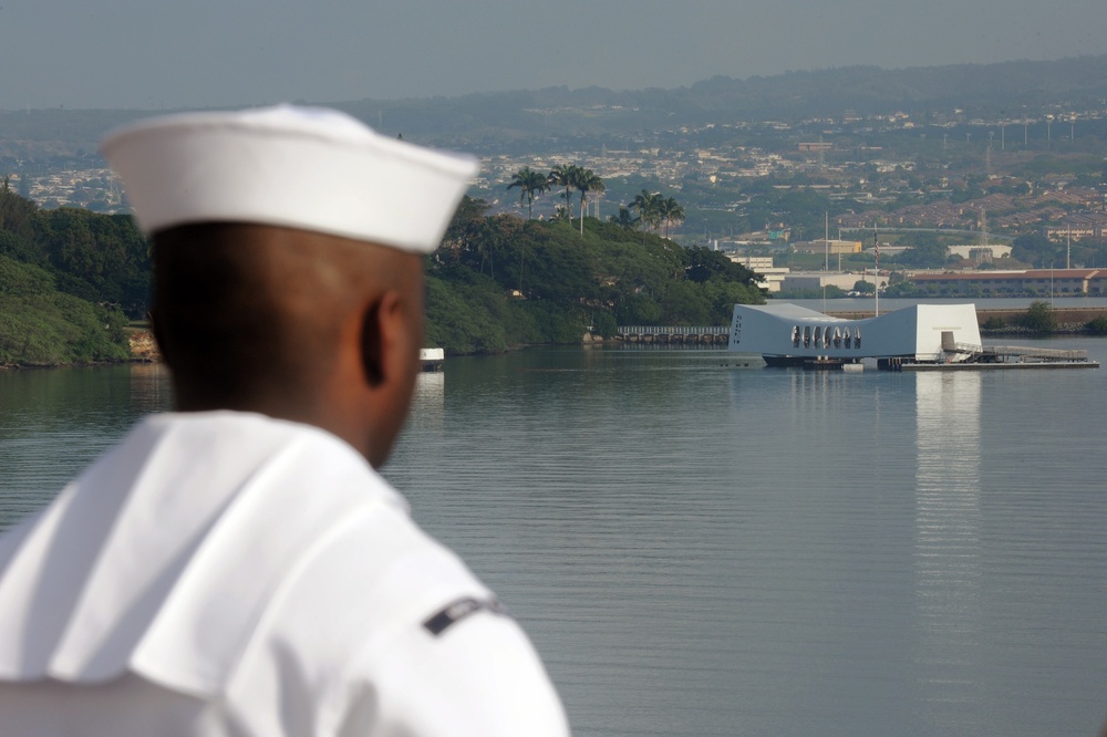 USS San Diego departs Pearl Harbor