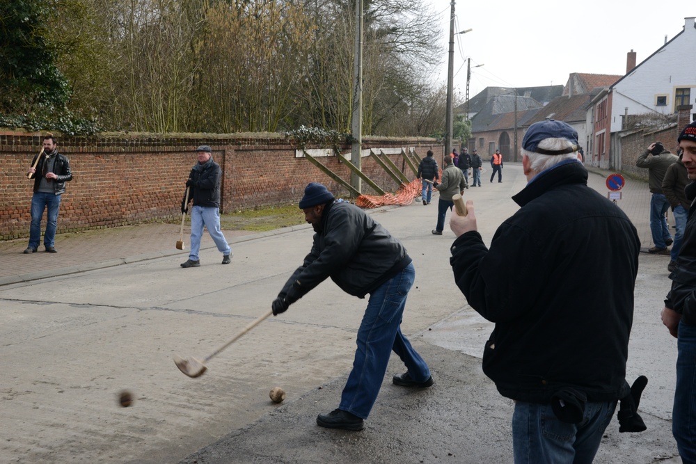 Crossage in the town of Chievres