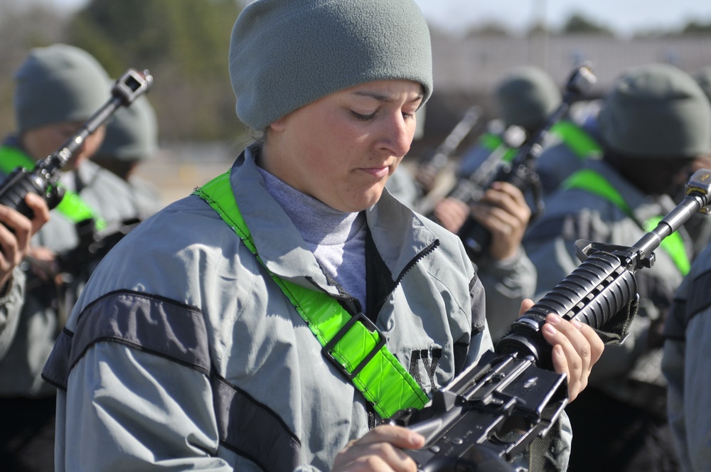 Basic Training Soldiers practice drill and ceremony