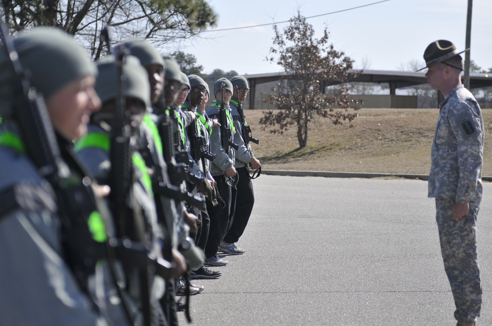Basic Training Soldiers practice drill and ceremony