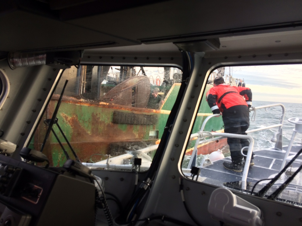 Coast Guard boat crew medevacs man near Wachapreague Inlet, Va.