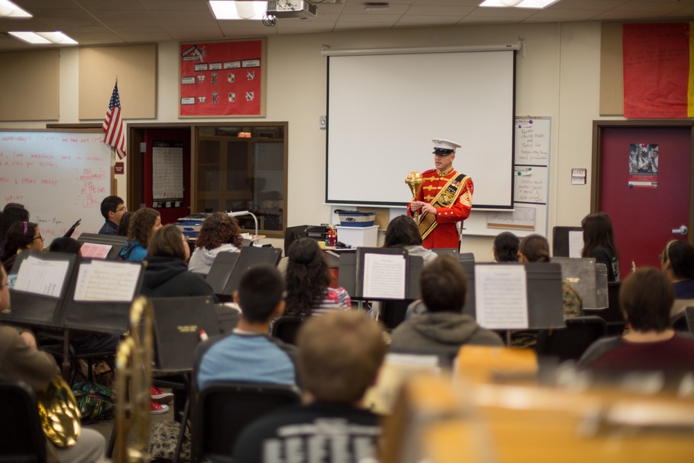 Marine Musicians Visit Local High School