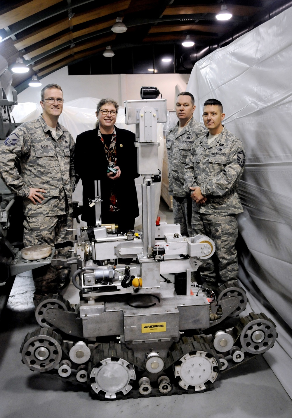 Oregon Air National Guard explosive ordnance unit donates bomb robot to Oregon Military Museum