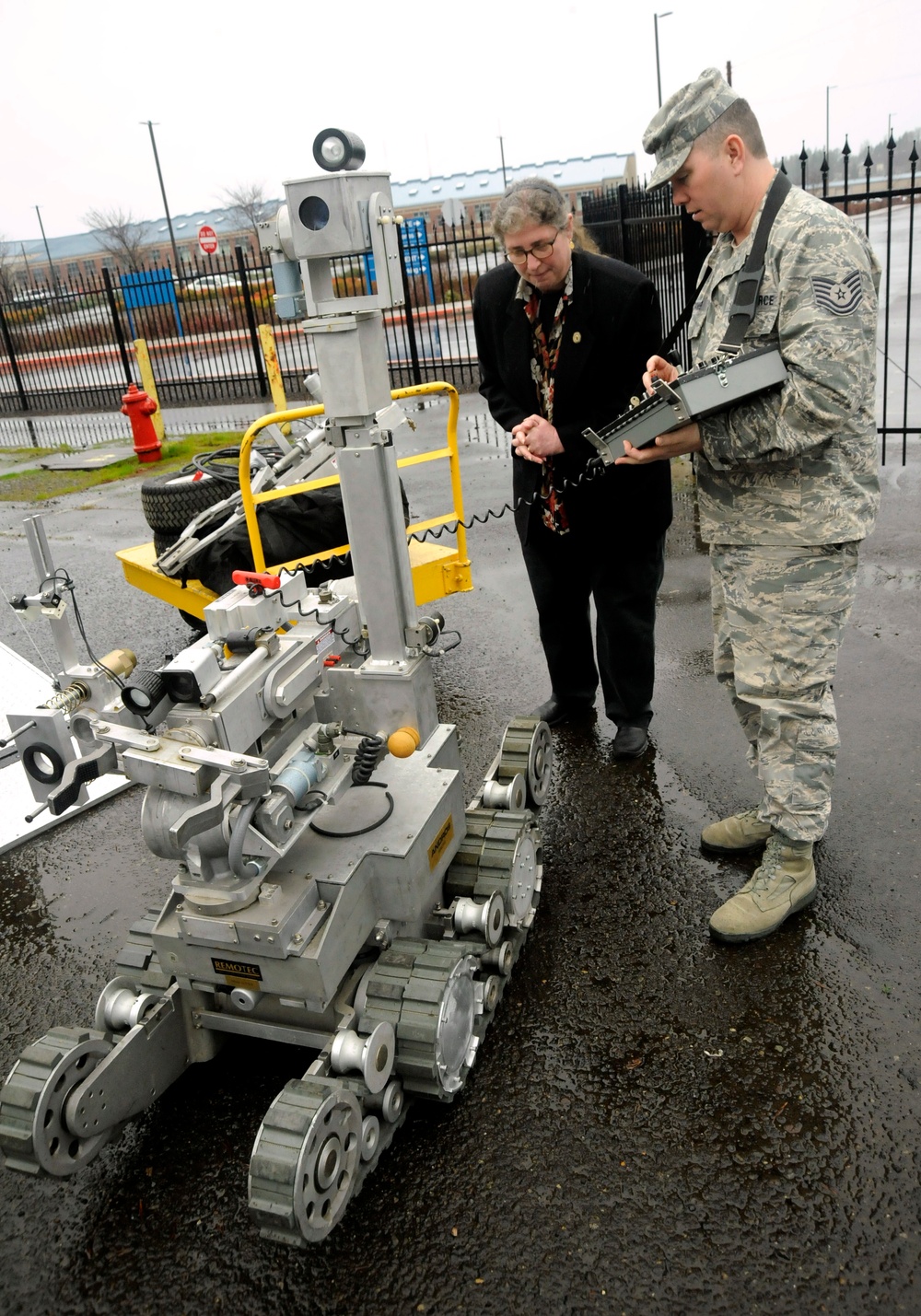 Oregon Air National Guard explosive ordnance unit donates bomb robot to Oregon Military Museum