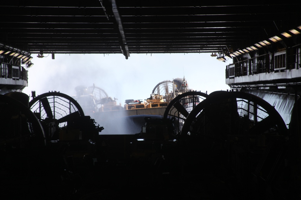 15th MEU Marines, Essex ARG at sea for PMINT