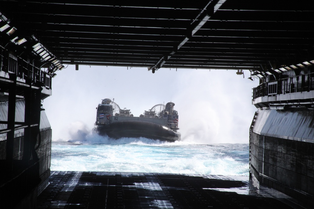 15th MEU Marines, Essex ARG at sea for PMINT