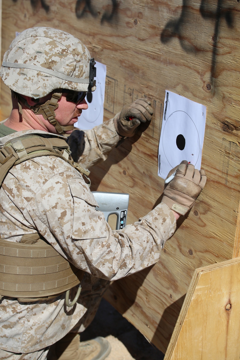 Integrated Task Force infantry Marines zero weapons at Twentynine Palms