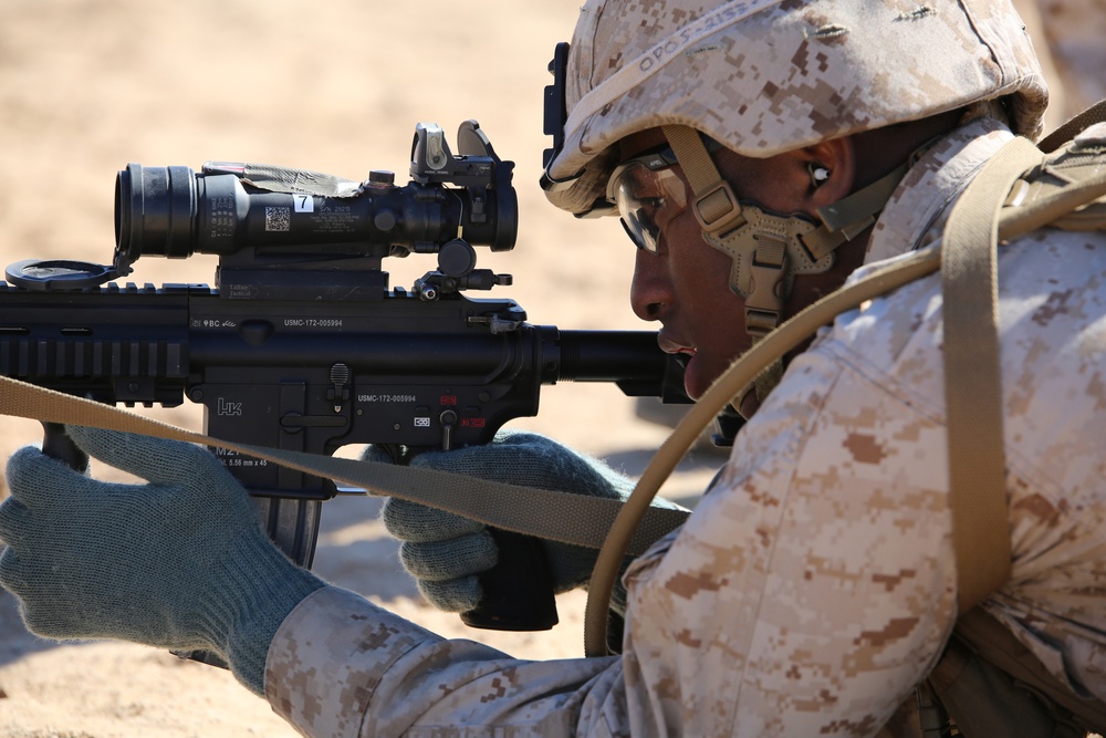 Integrated Task Force infantry Marines zero weapons at Twentynine Palms