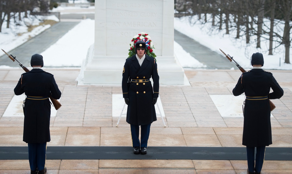 Golden State Warriors visit Pentagon, Arlington Cemetery