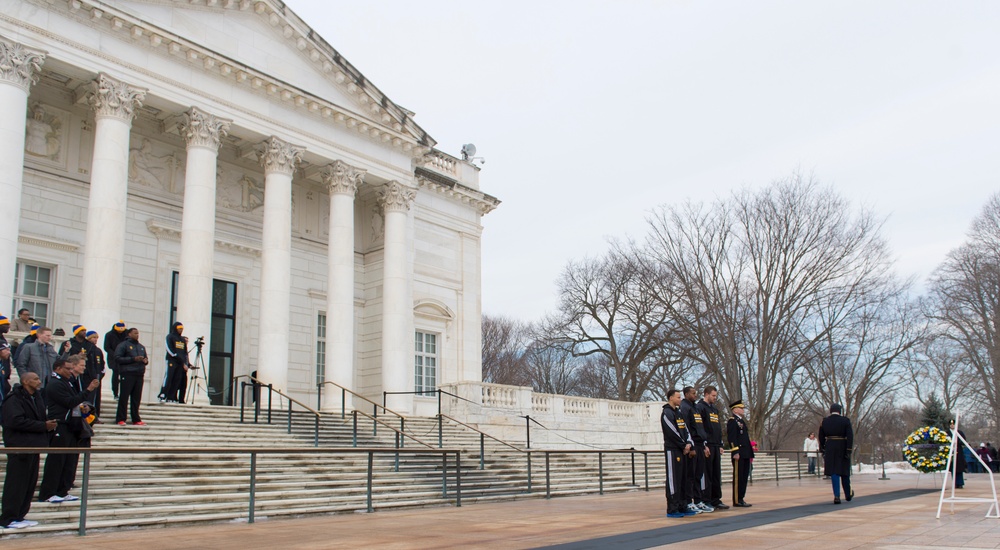 Golden State Warriors visit Pentagon, Arlington Cemetery