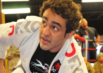 World champion fighters train future Soldiers