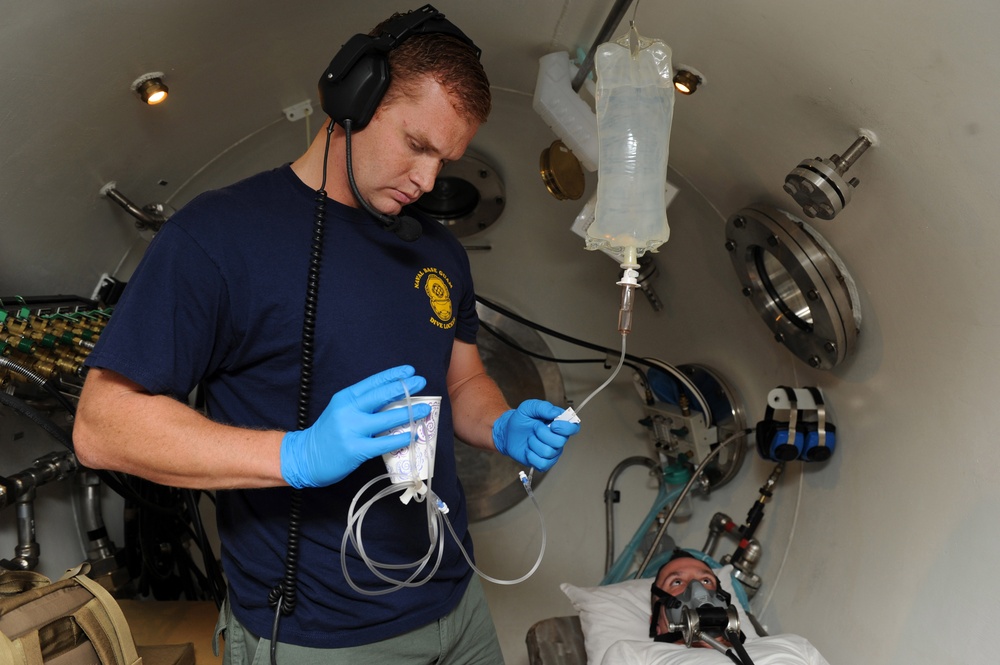 Naval Base Guam diver locker demonstrate patient care