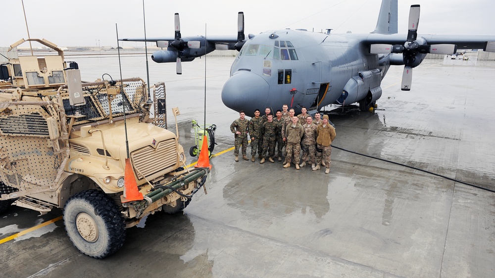 Airmen, Marines conduct equipment familiarization show and tell