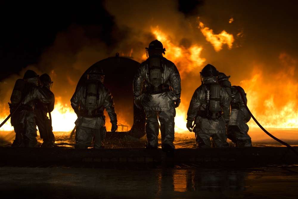 Marines rehearse aircraft fire response