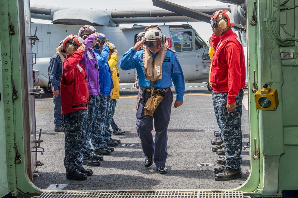 USS Bonhomme Richards welcomes Malaysian navy officials