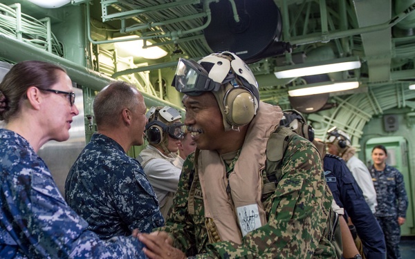 USS Bonhomme Richards welcomes Malaysian officials