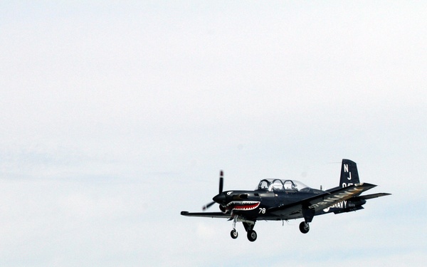 T-34C prepares to land