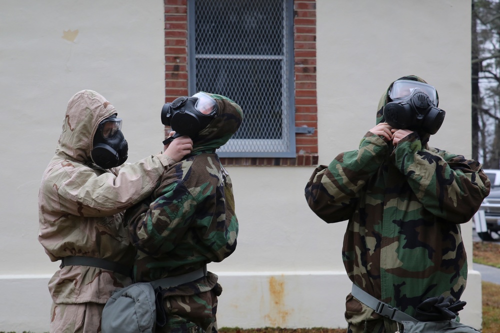 Marines prepare for the worst during CBRN reconnaissance course