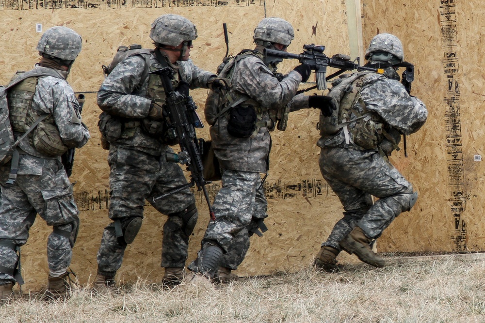 Red Falcons train in Virginian snow for Global Response Force Mission