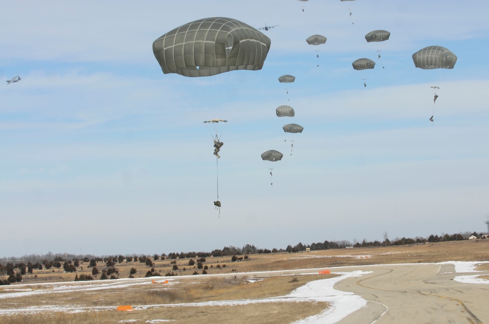 Falcons jump into Fort Leonard Wood, conduct chemical training