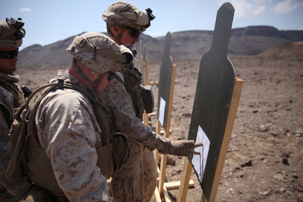 24th MEU's Lima Company conducts live-fire exercise