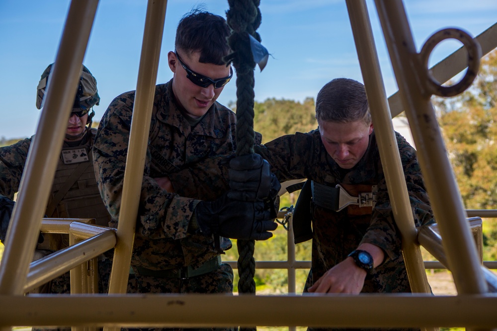 Crisis Response Marines complete fast-rope training in Spain