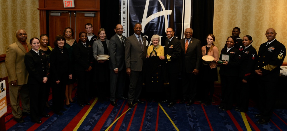 Honoring crew of USS Mason