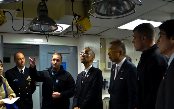 USS Frank Cable action