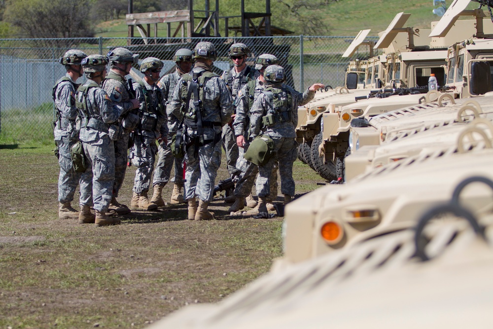 Reserve MPs tackle CSTX 91-15-01 during annual training
