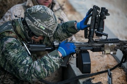 ROK Marines test U.S. Marine weapons