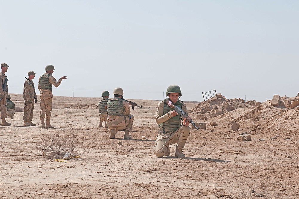 Iraqi soldiers train to defeat Daish