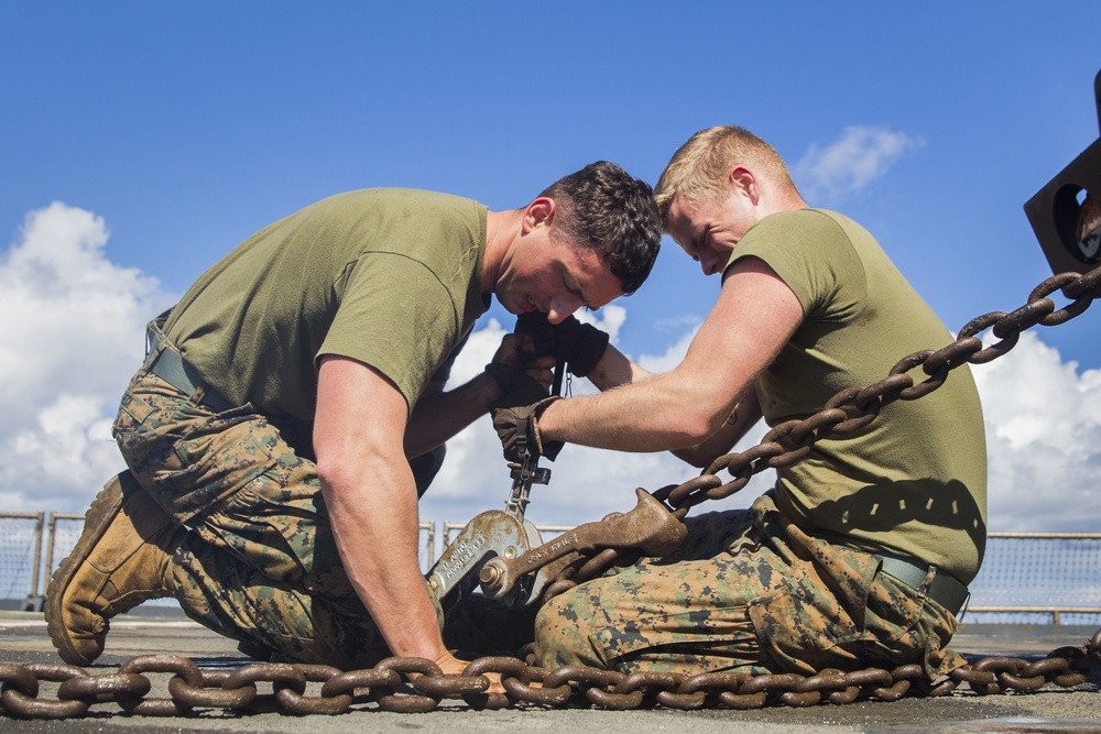 15th MEU Marines flex their skills aboard USS Rushmore