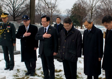 Korean delegation honors X Corps commander at Arlington National Cemetery