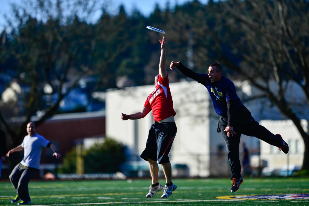 Stennis Sailors participate in Ultimate Frisbee tournament