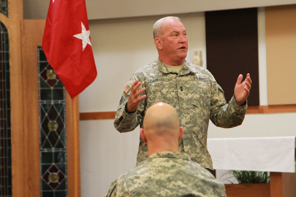 Maj. Gen. Carroll visits 310th Sustainment Command (Expeditionary)