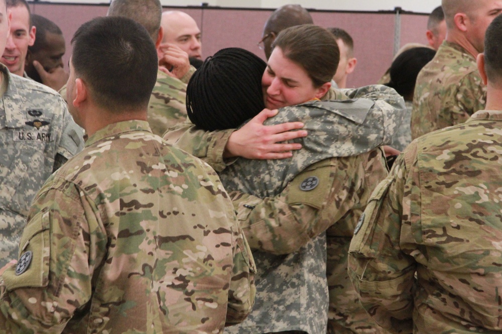 310th SC(E) Soldiers deploy for Operation Inherent Resolve