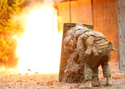 Primed and ready: 2nd CEB conducts urban breach course