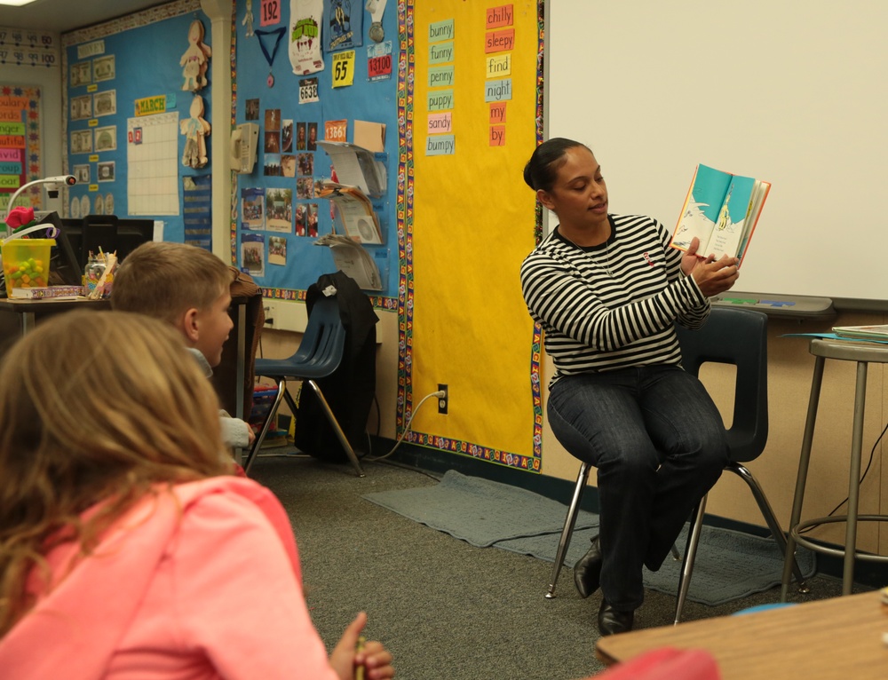 Marines participate in Friendly Hills Read Across America