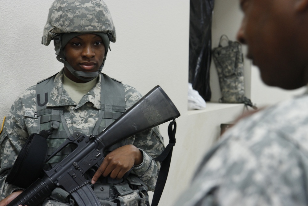 Brig. Gen. Jon D. Lee meets with soldiers from the 90th Sustainment Brigade during CSTX 91-15