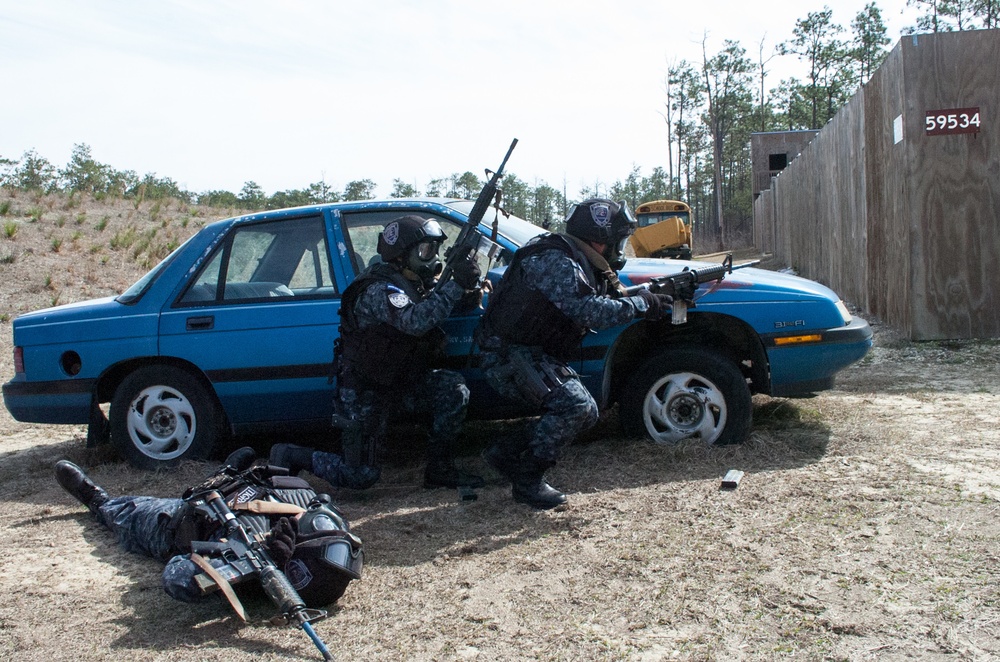 Honduran TIGRES conduct culmination exercise hosted by 7th Special Forces Group Soldiers