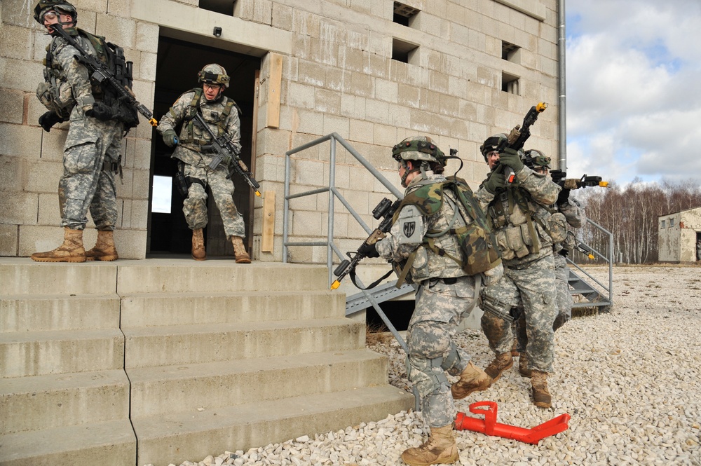 709th MP BN senior leaders training