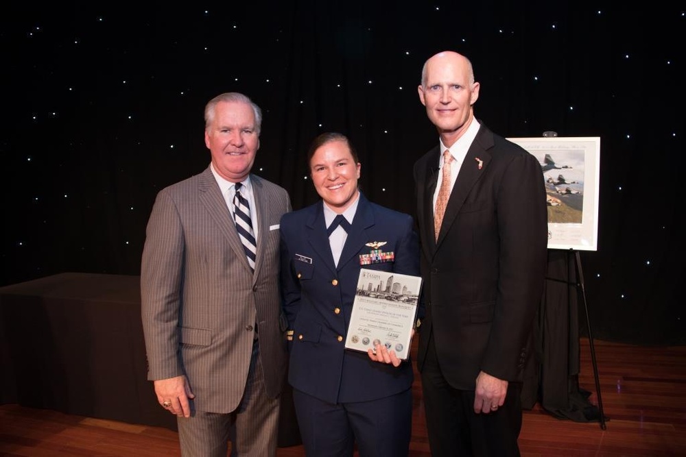 Coast Guardsman receives Officer of the Year award
