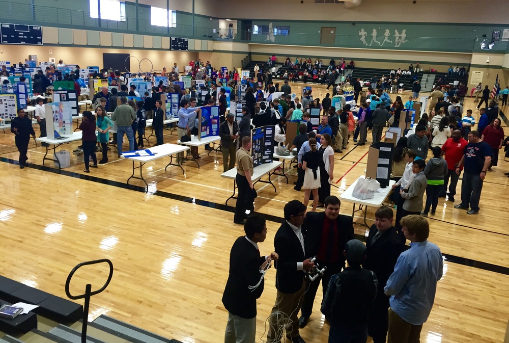 Navy hosts Regional SeaPerch Challenge, empowers youth with science