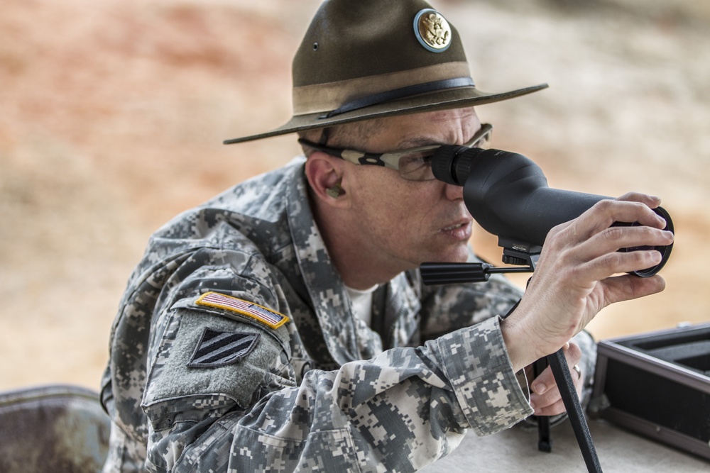 Army Reserve commander strives for mirror image